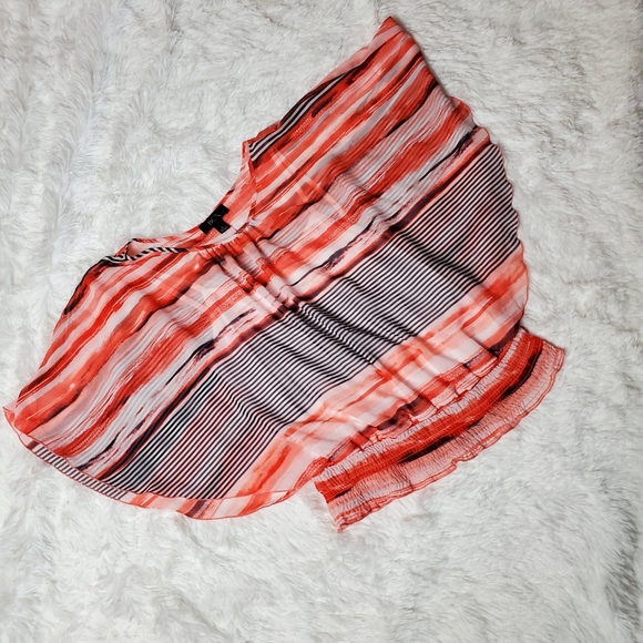 BCX ORANGE, BLACK, & WHITE FLUTTER SLEEVE TOP! - Picture 8 of 14